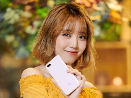 低調(diào)？不存在的！趙麗穎、毛曉彤、101劉人語等人氣小花帶你潮美出發(fā)，攻陷秋日街頭