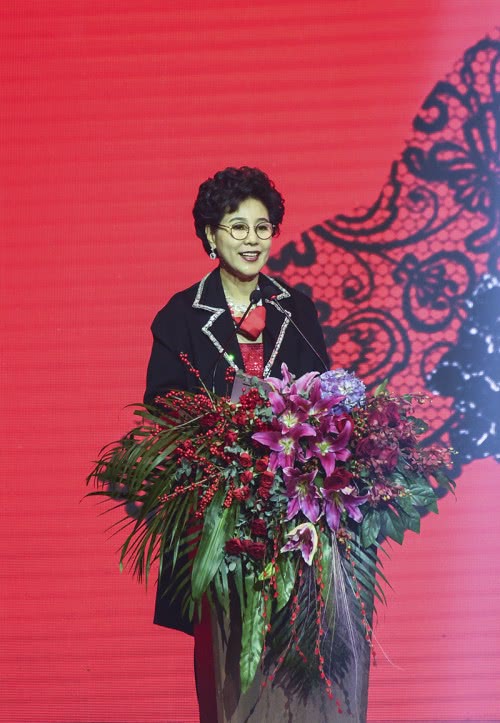 2019哈爾濱時裝周·全民時尚燥物節(jié)12日在西城紅場正式開幕