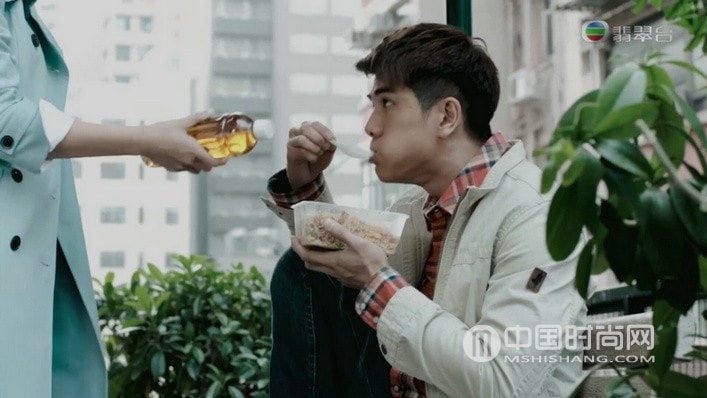 TVB電視劇兄弟第9集劇情：萬(wàn)祺成亨勢(shì)成水火 天行勸服陳玲當(dāng)教練