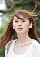 路晨；鄒黃伊