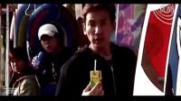 老同學(xué)在窮姑娘面前炫富，沒想到她男友出門都是奧迪車隊！
