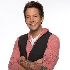 Pierre Bouvier、Chuck Comeau、Sebastien Lefebvre、David Desrosiers、Jeff Stinco