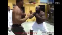 “街頭霸王”金波的一場街頭野架、暴力血腥的場面。