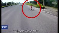 14歲少女一探頭，超載大貨車躲閃不及，撞擊后側(cè)翻掩埋！