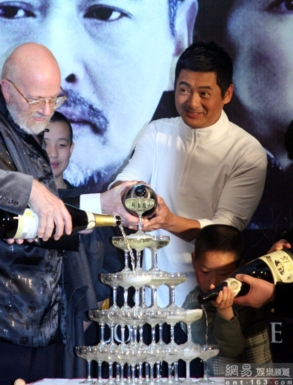 http://www.119127.cn/pics/default/download/b7fc9bcc2d8938c13ac9c59fa1a8fbac.jpg