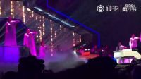極限挑戰(zhàn)公益晚會上，林俊杰與張藝興4曲合唱《翅膀》
