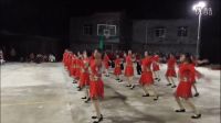 廣西貴港市港南區(qū)木梓鎮(zhèn)圣山腳下龍楓石舞蹈隊(duì)共同表演冰糖葫蘆、妹妹等等我、草原升起不落的太陽