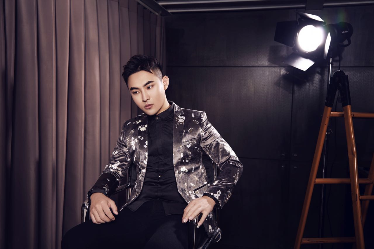 http://www.119127.cn/pics/star/pic/01011627e2954cfdf7941b69fb7b3de9.jpg