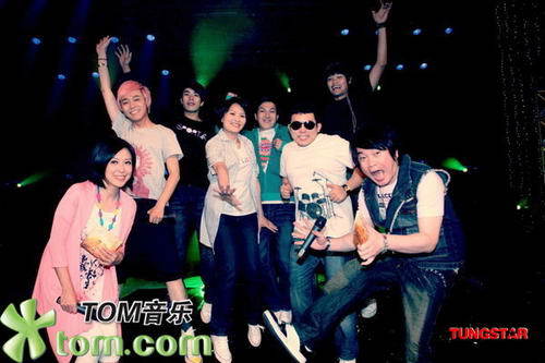 http://www.119127.cn/pics/star/pic/01b1b0f91bb411fb291aadcbc97ae776.jpg