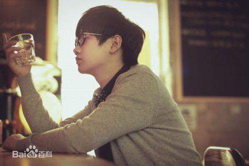 http://www.119127.cn/pics/star/pic/037b41be508fadbf82a1d5e41146aa0a.jpg