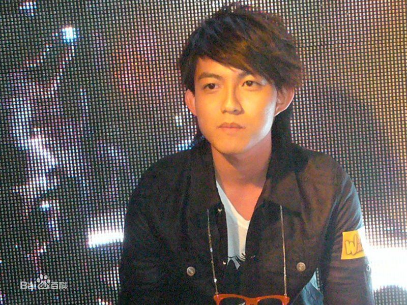 http://www.119127.cn/pics/star/pic/06390bbd6869794ae7406e581e7dd642.jpg