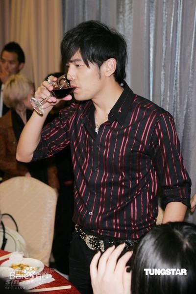 http://www.119127.cn/pics/star/pic/078d3d2051cca580fdf55b2f0ed78546.jpg