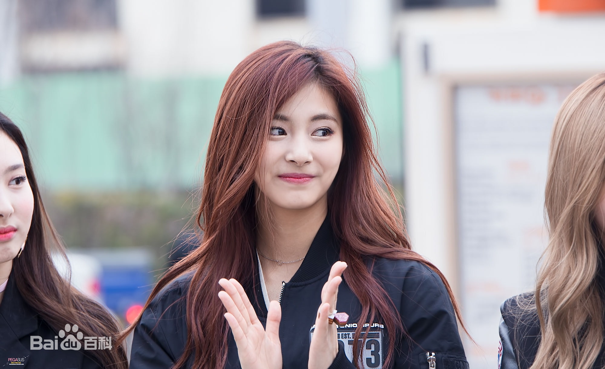 http://www.119127.cn/pics/star/pic/07c5d80a2b2e1dded744a3a9c7ce91ae.jpg