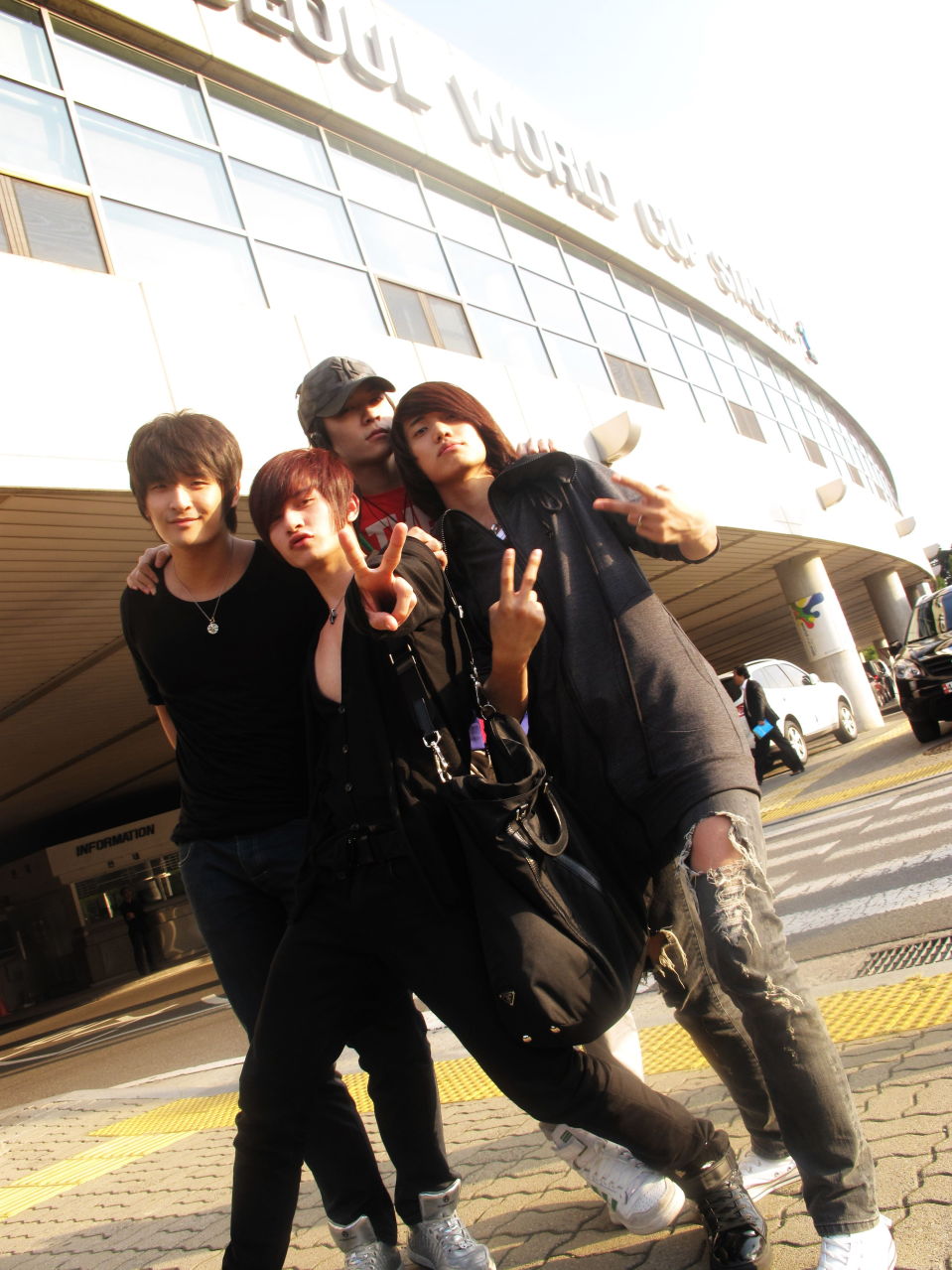 http://www.119127.cn/pics/star/pic/08b8/221596a3ecbd1979302dac4adbdc.jpg
