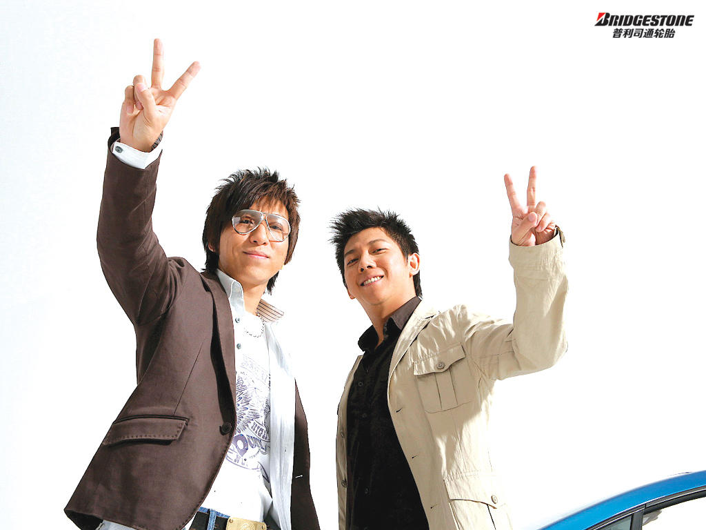 http://www.119127.cn/pics/star/pic/0a6d0f1949e9925169620aa0c9fb0fb9.jpg