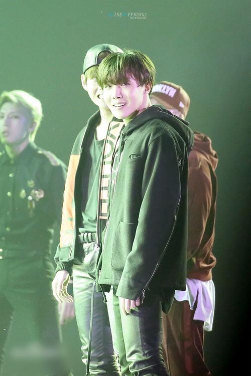 http://www.119127.cn/pics/star/pic/0ac4a5cb66a2469e81ab3fb22bff29c3.jpg