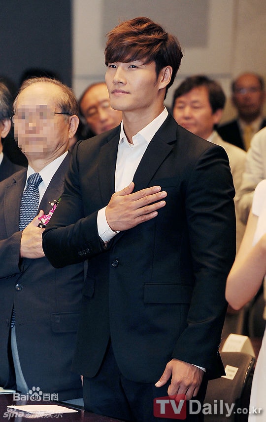 http://www.119127.cn/pics/star/pic/0bfbbb3ad6b44e5276da86a8dfc1aec4.jpg