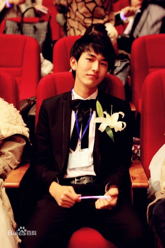 http://www.119127.cn/pics/star/pic/0d03b949d6100ad3c2eaf225ddd23f17.jpg