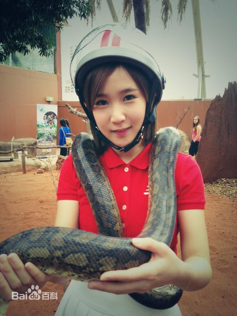 http://www.119127.cn/pics/star/pic/10ef7760769a8da5a9dbd3cc6109fe87.jpg