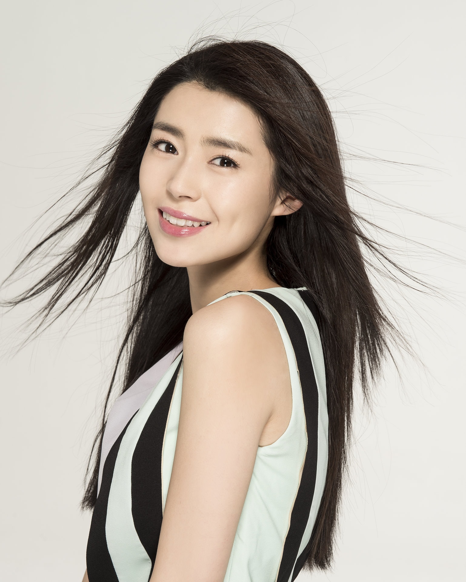 http://www.119127.cn/pics/star/pic/120c2ebee75e279148332691164d3450.jpg