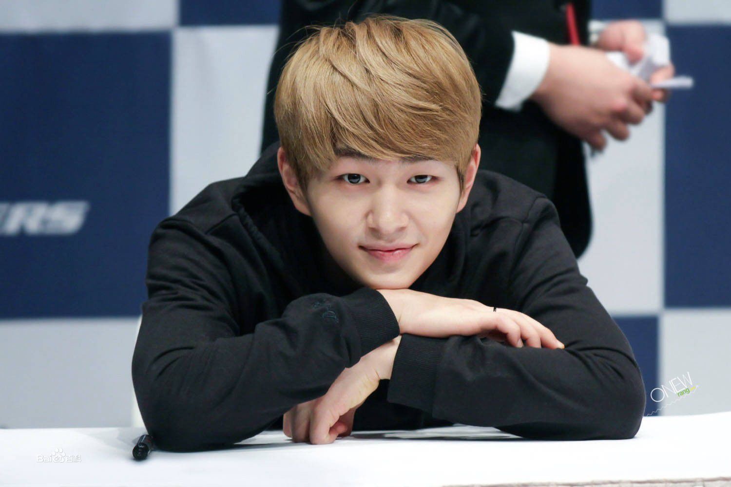http://www.119127.cn/pics/star/pic/13278c7bf7367713a9f3488435b77ce5.jpg
