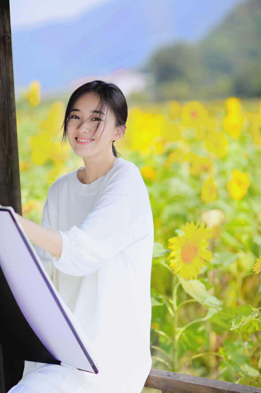 http://www.119127.cn/pics/star/pic/1712/9a1352391650ec3ae9f6e0aa805c.jpg