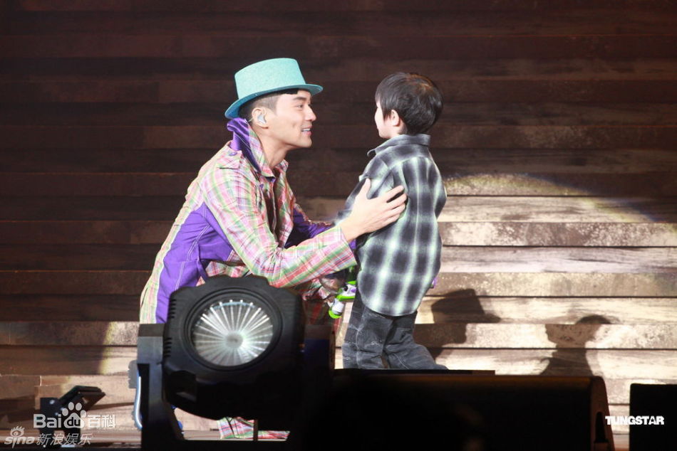 http://www.119127.cn/pics/star/pic/171946ad01b4b33f1c921d771bb9327a.jpg