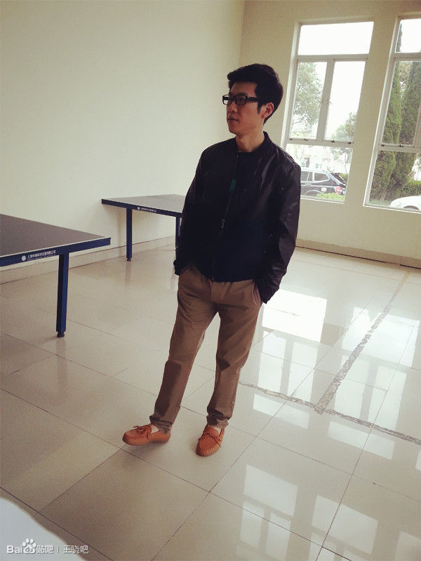 http://www.119127.cn/pics/star/pic/18ff/a6c3d8c0c9b4f51e6fb8a53cc242.jpg