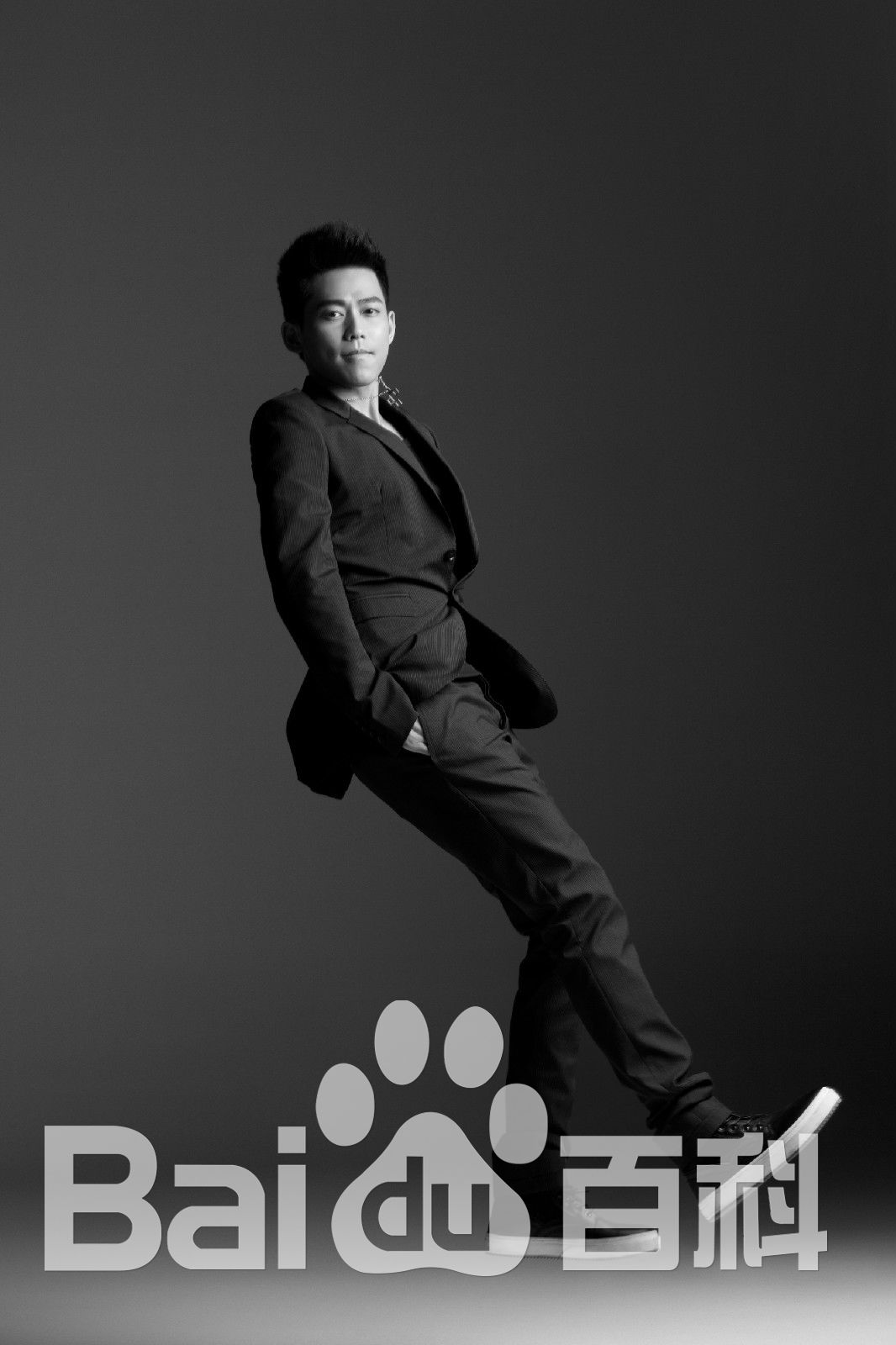 http://www.119127.cn/pics/star/pic/1e104a9f7eeb5753055f340a16a3229e.jpg