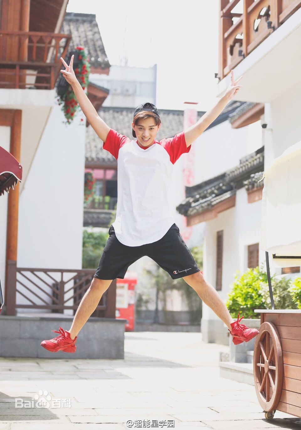 http://www.119127.cn/pics/star/pic/1eec61760b5d22410474256e6eec7f66.jpg