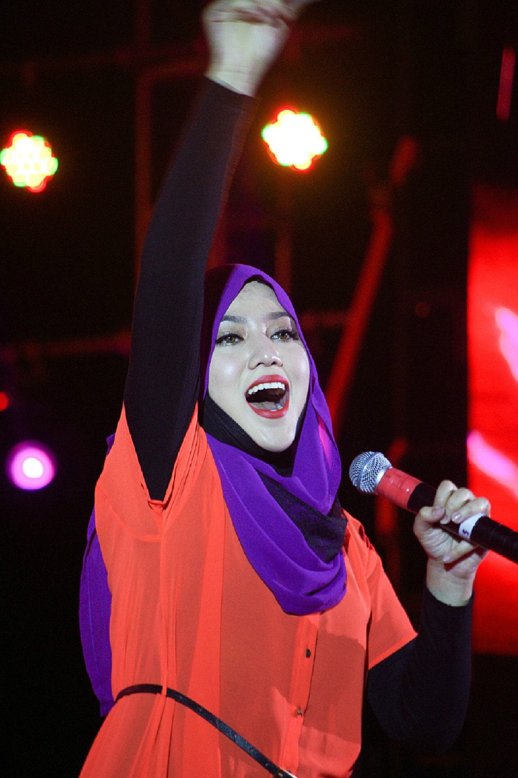 http://www.119127.cn/pics/star/pic/1ffd2559811c606c036e73c03877a5f9.jpg