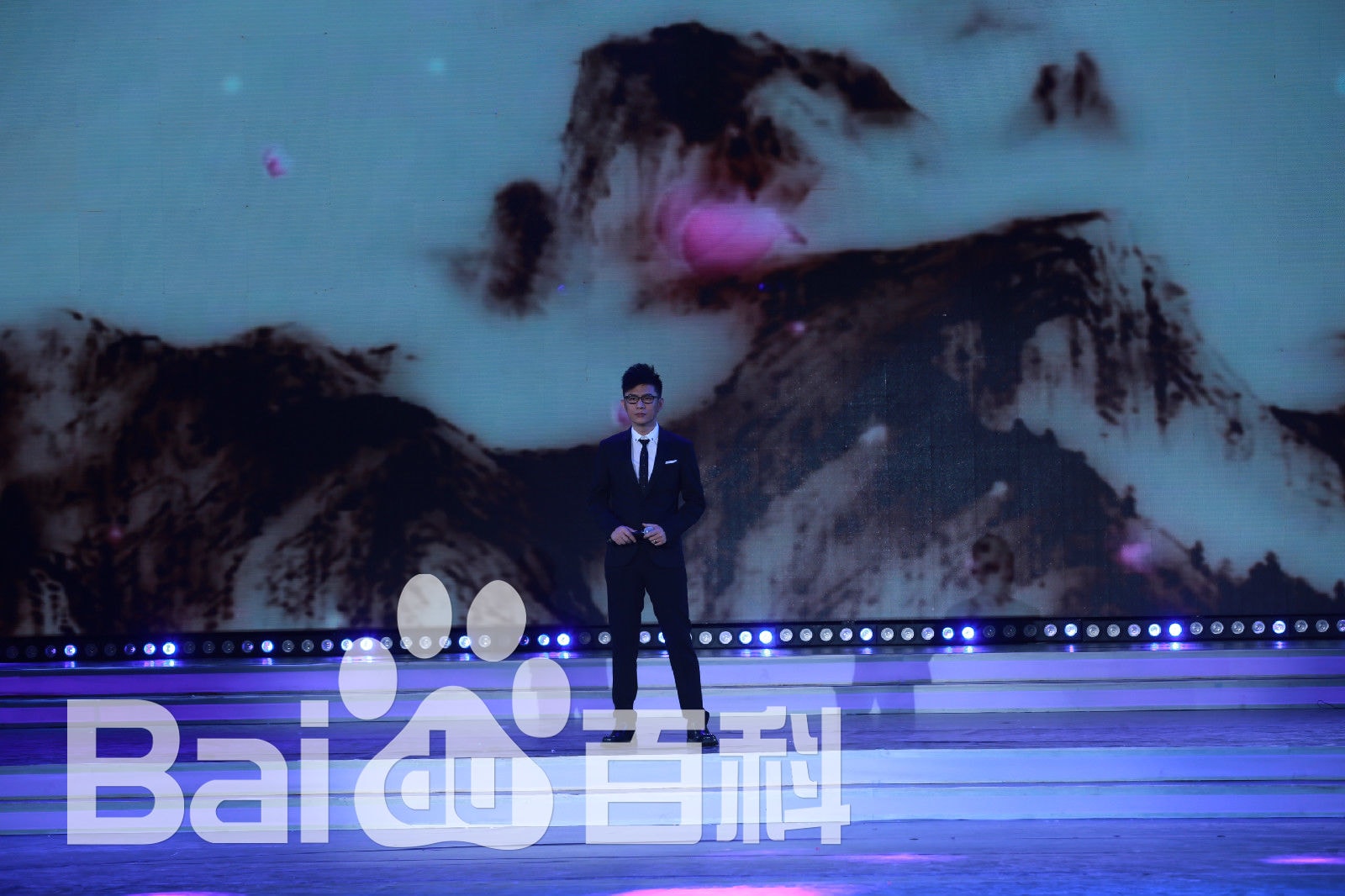 http://www.119127.cn/pics/star/pic/21ccedf04c703cae6483455ada7ab340.jpg