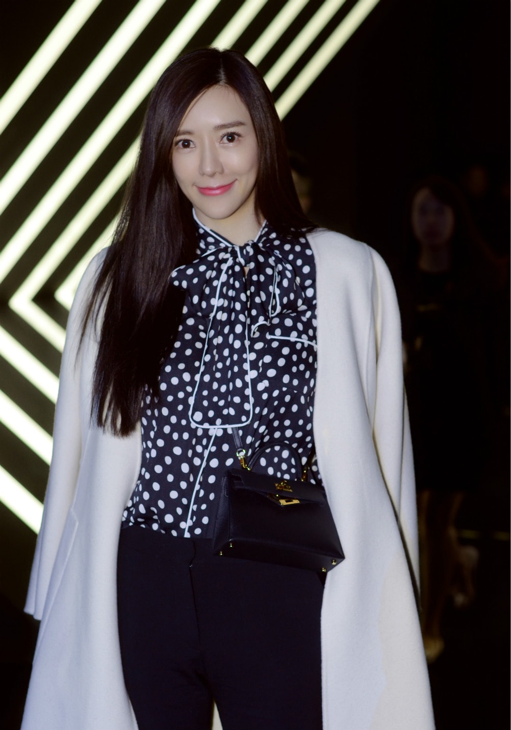 http://www.119127.cn/pics/star/pic/238ae3ef43c7df00db41fabefd1a7219.jpg