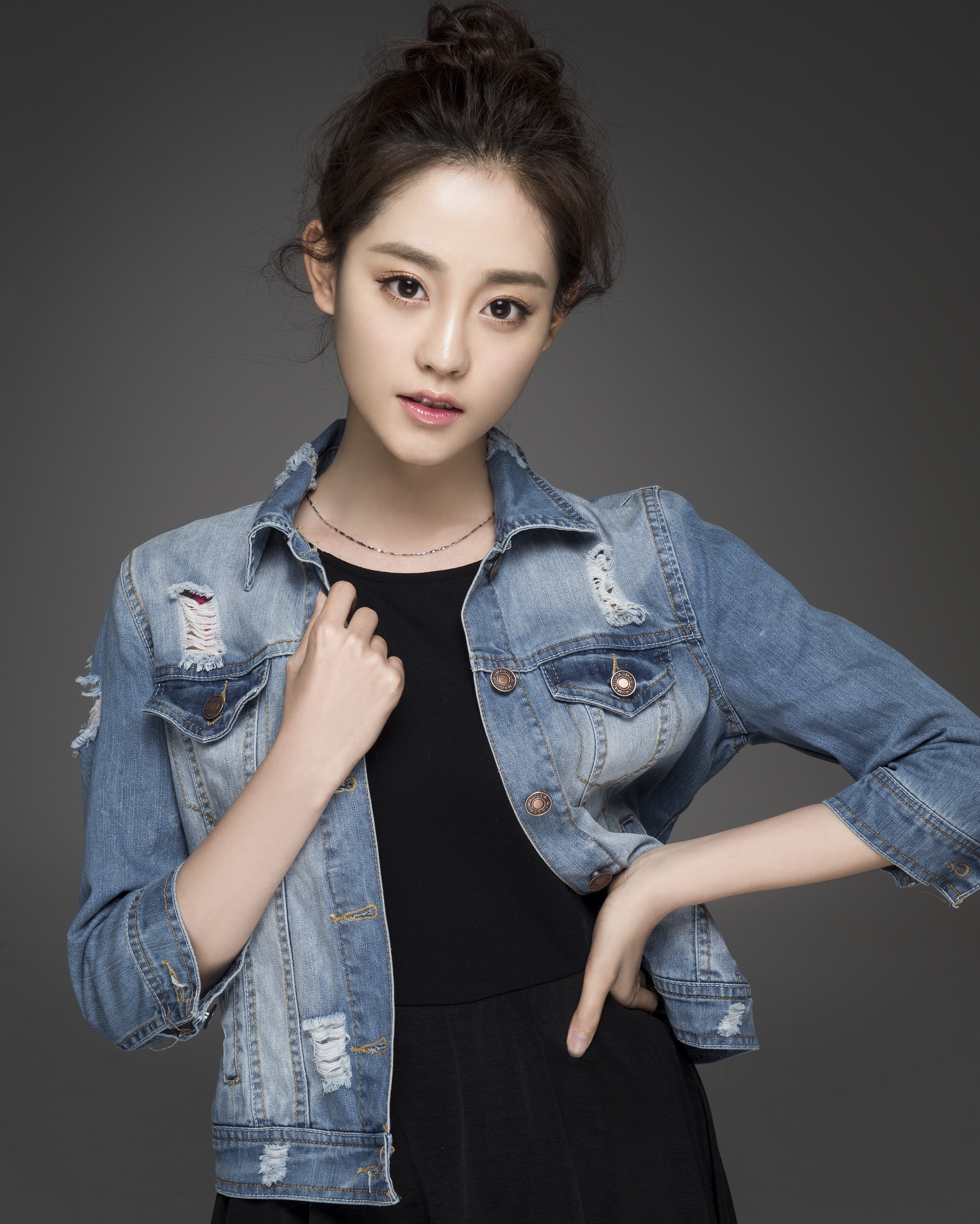 http://www.119127.cn/pics/star/pic/256a0629c29317cc4ed5d201e61d4a25.jpg