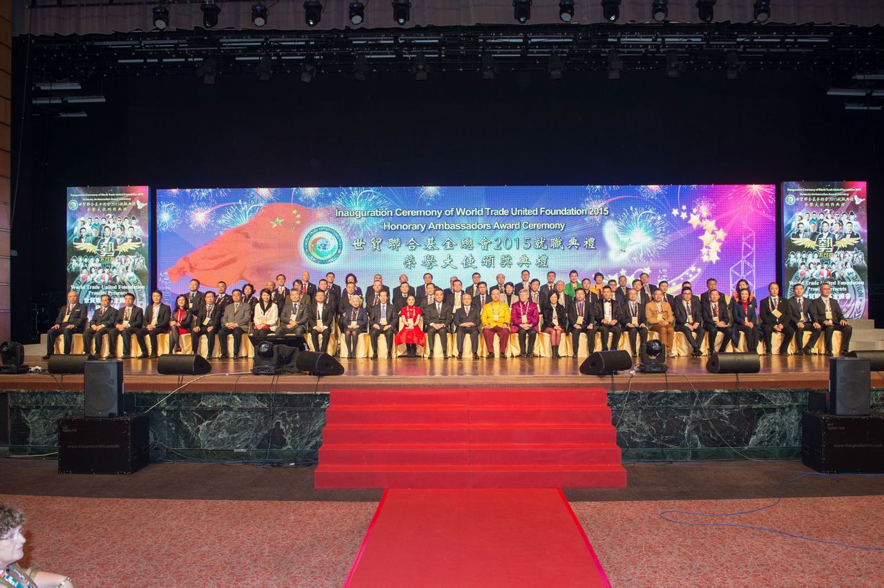 http://www.119127.cn/pics/star/pic/27ae1b4c9bd38083a8cee56a5dd233a4.jpg