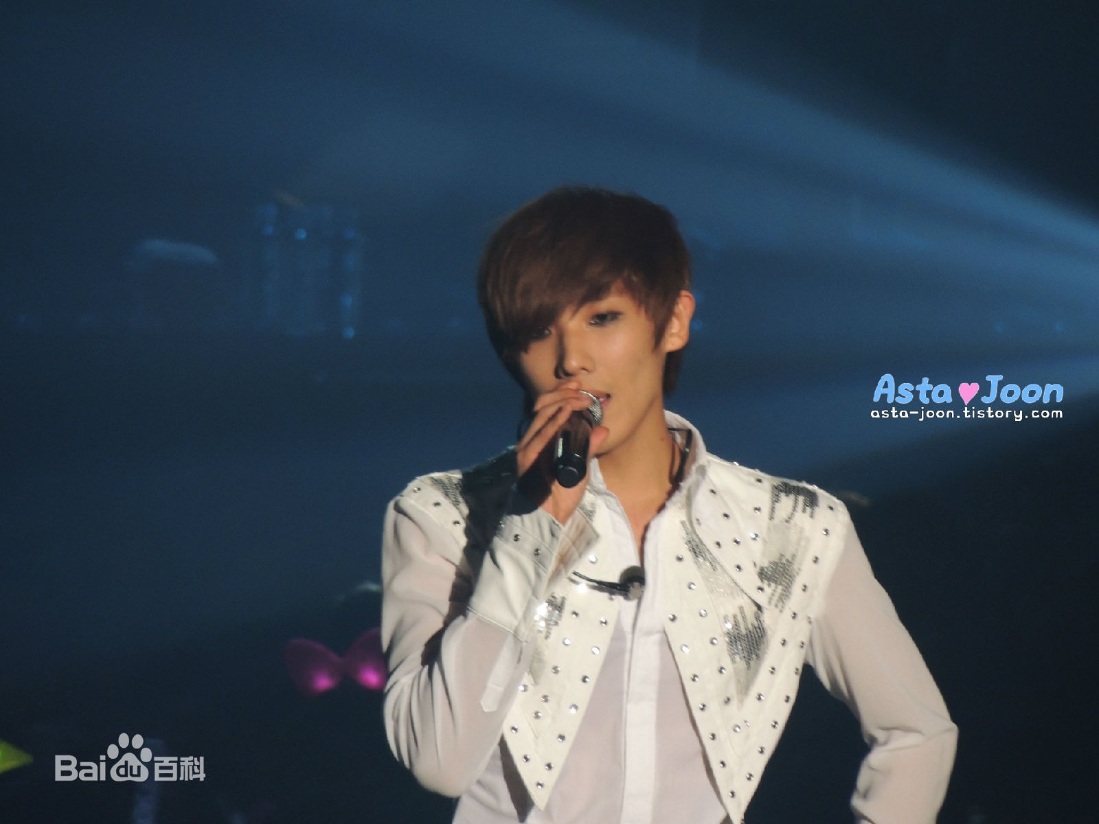http://www.119127.cn/pics/star/pic/2ba7a4d8513d824b85485c2acc2603a0.jpg