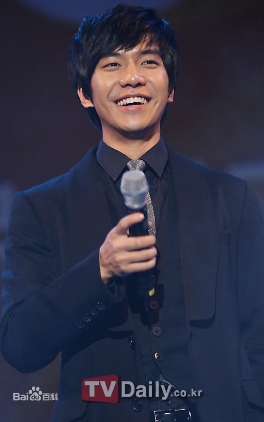 http://www.119127.cn/pics/star/pic/2c0c01d6d1baff4aad3fec08e6b39d11.jpg