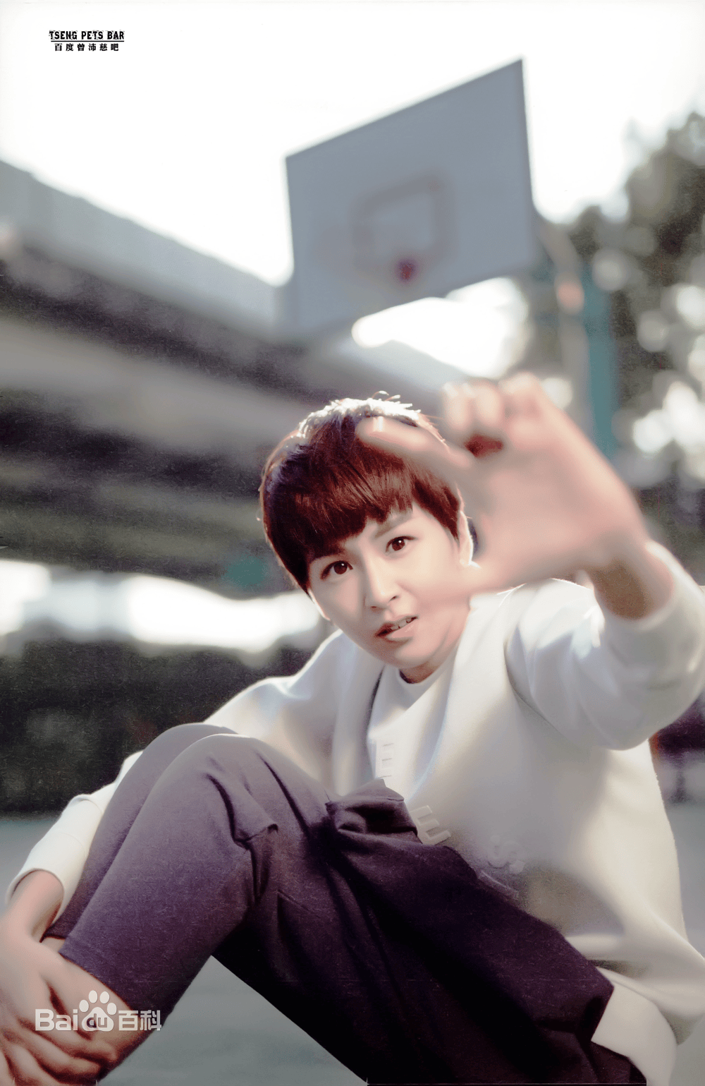 http://www.119127.cn/pics/star/pic/2d47136871554461eec985601bb4847f.jpg