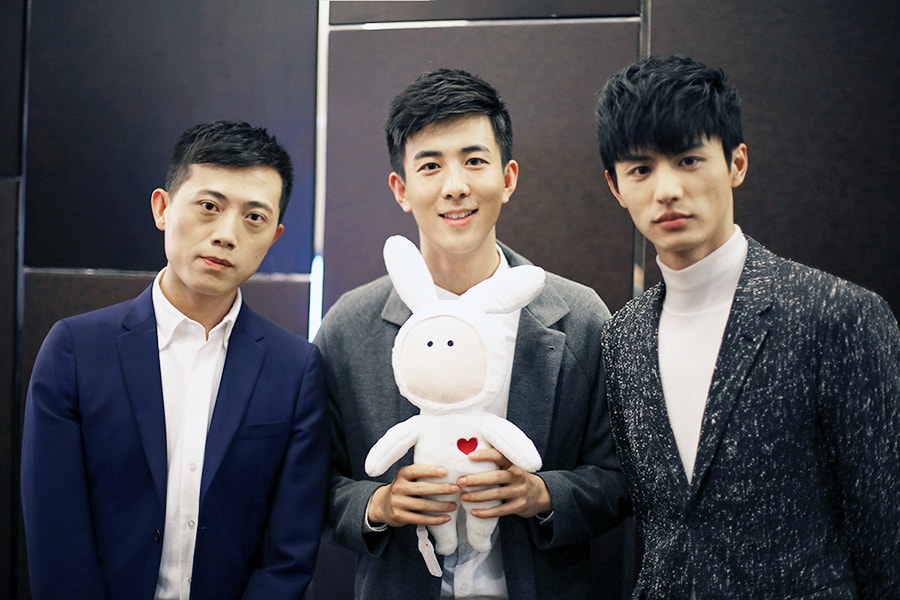 http://www.119127.cn/pics/star/pic/2d50/b5e09965a46bc1f4d3eb97f407ef.jpg