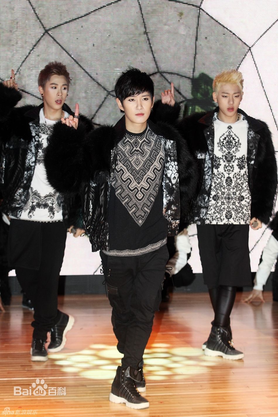 http://www.119127.cn/pics/star/pic/2dc93b404d07a3dffb1d5a63e8fc3ed9.jpg