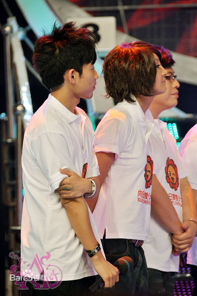 http://www.119127.cn/pics/star/pic/31b176e8431f4a1ce55e560e010abdb1.jpg