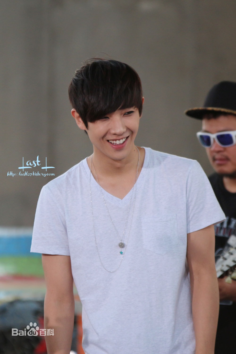 http://www.119127.cn/pics/star/pic/33ab0756011e8bf1a546028c744addc1.jpg