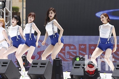 http://www.119127.cn/pics/star/pic/3556eb953e99ff2980e1e7e097655103.jpg