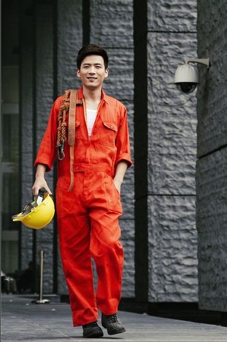 http://www.119127.cn/pics/star/pic/3a33eea5a47b24f2f14dd7b5986a925a.jpg