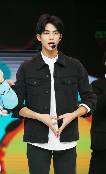 http://www.119127.cn/pics/star/pic/412234b4827a857014d6a37acd9ab485.jpg