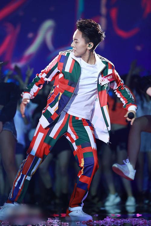 http://www.119127.cn/pics/star/pic/4290f6fec223fb419633a3ccf82faa59.jpg