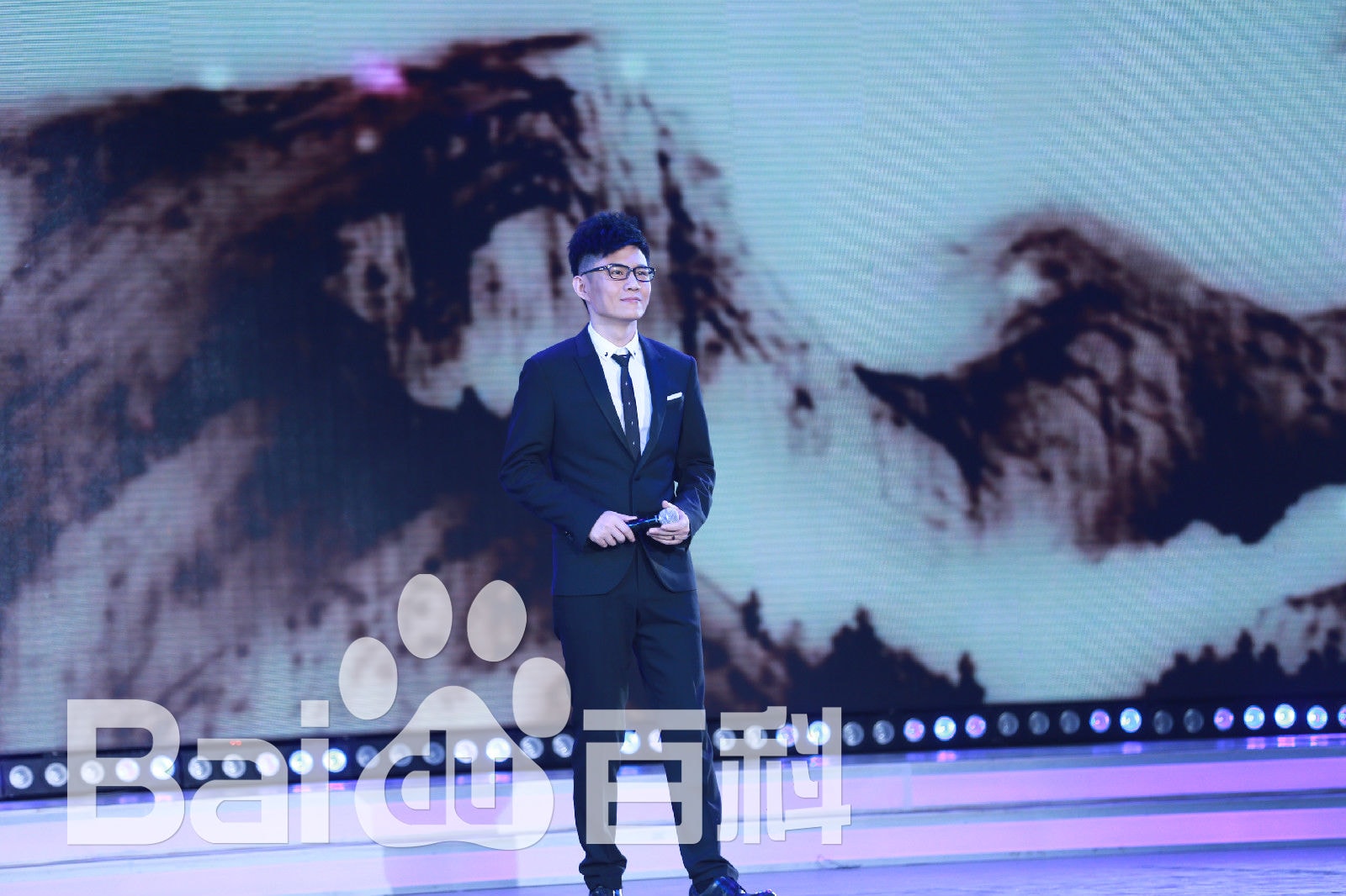 http://www.119127.cn/pics/star/pic/4400ae5e38663b8a349f2892289c8c0f.jpg