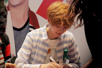 http://www.119127.cn/pics/star/pic/45bc/047a70d700750151d4c9864584c7.jpg