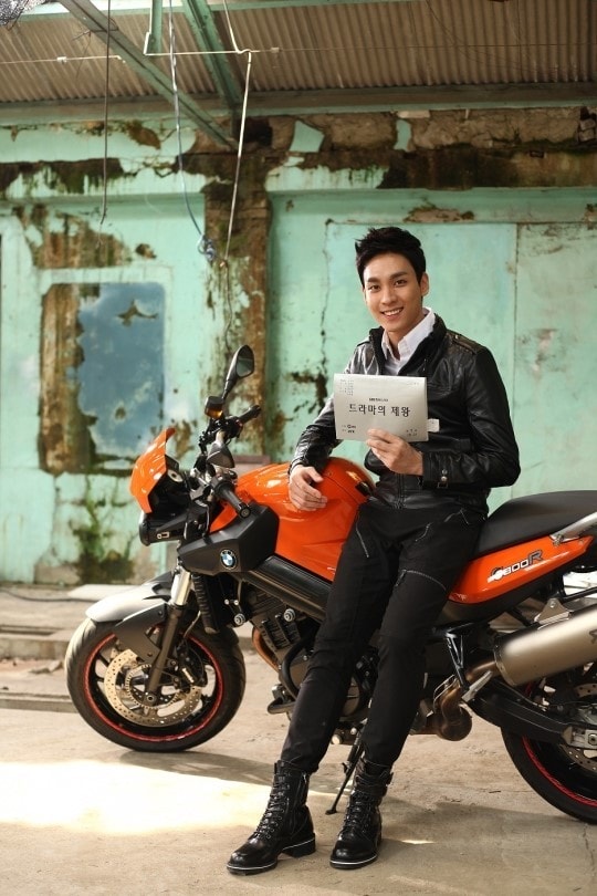 http://www.119127.cn/pics/star/pic/46349a6e1084484eeb237bf9dd7c5450.jpg