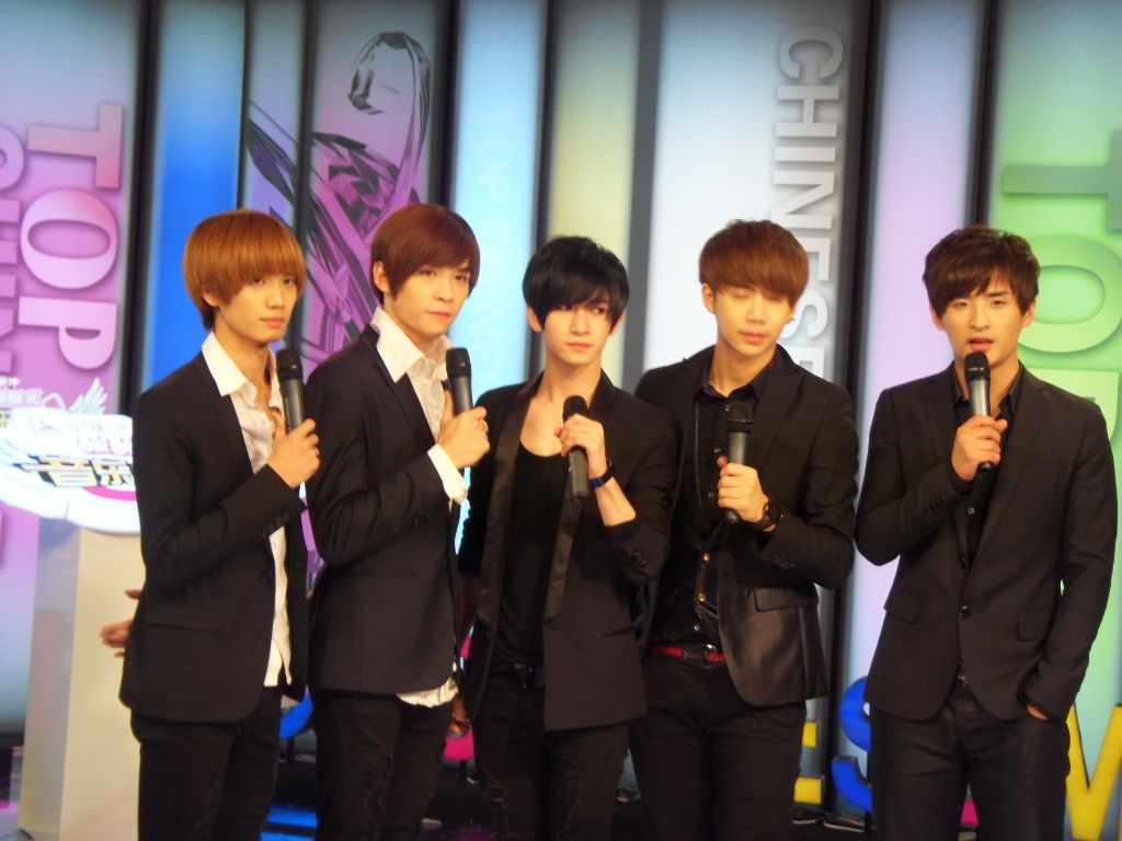 http://www.119127.cn/pics/star/pic/4970/1bdf1e62c01a22c480bbdab27608.jpg